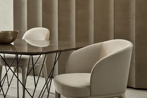 img033_Paris_Chair_WithArmrest_Velvet