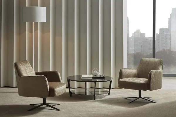 img034_Clipper_Low_Armchair_Swivel_Base
