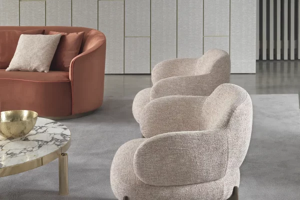 img035_Sign_Fabric_Armchair_OPM15_Metal_Base