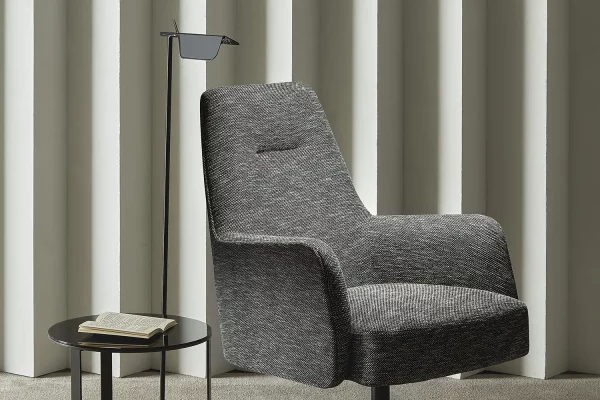 img038_Clipper_High_Armchair_Swivel_Base