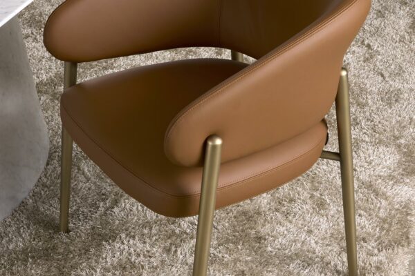 img053_Linda_Chair