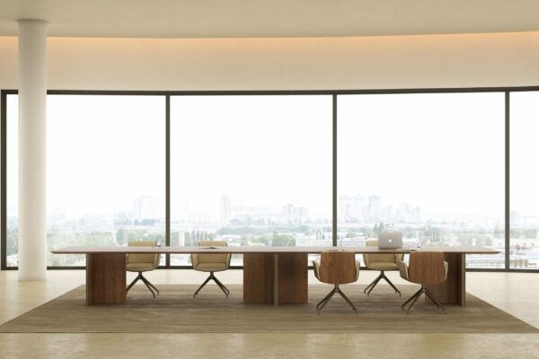 Punt-Stockholm-Mario-Ruiz-Table-Contract-1