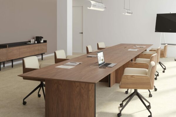 Punt-Stockholm-Mario-Ruiz-Table-Contract-12