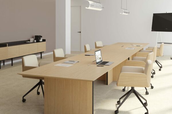 Punt-Stockholm-Mario-Ruiz-Table-Contract-15
