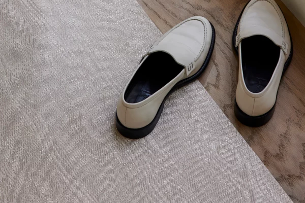 Chilewich_Floor_WoodgrainBirch_Detail_66_003_Primary