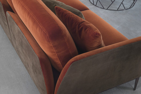 img010_Ritz_Sofa_Detail