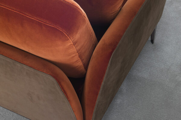 img015_Ritz_Sofa_Detail