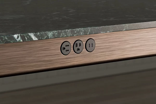 _assets_product_ASTORIA_Gallery_HALCON-ASTORIA-Rail-Power-Detail_2500x1351