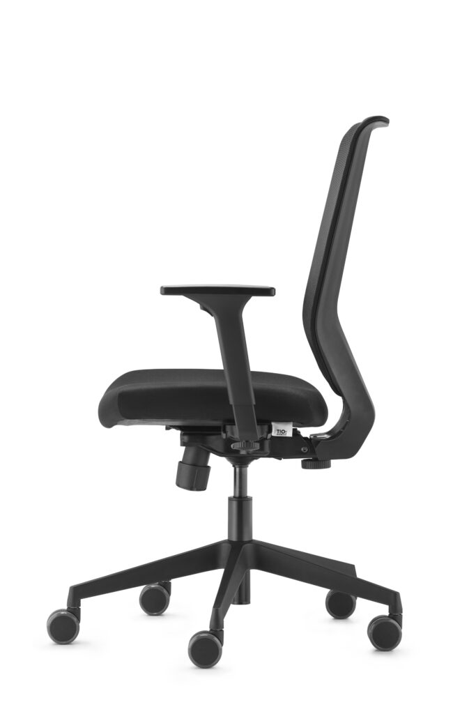 to-sync-black-mesh-task-04