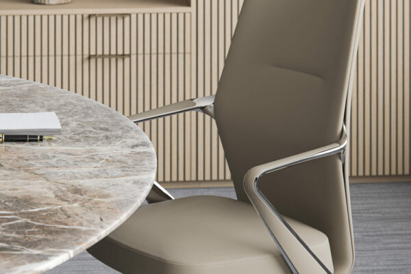 HALCON-FERRA-SC100-CHROME-FREYA-CONFERENCE-DETAIL.2.26-2048x2048