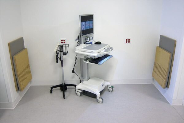11-jumpseat-wall
