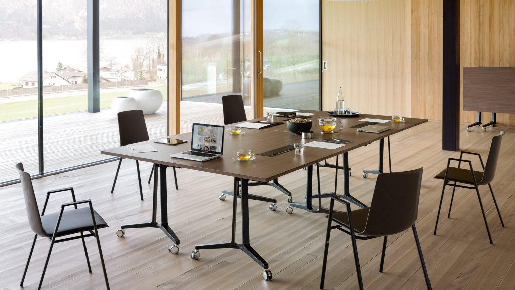 nooi-Meetingstuhl-Buero~-~media--a496dc81--query@2x.9d668d75